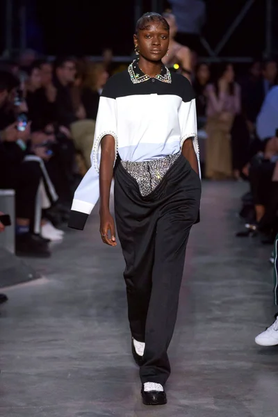 Look 38